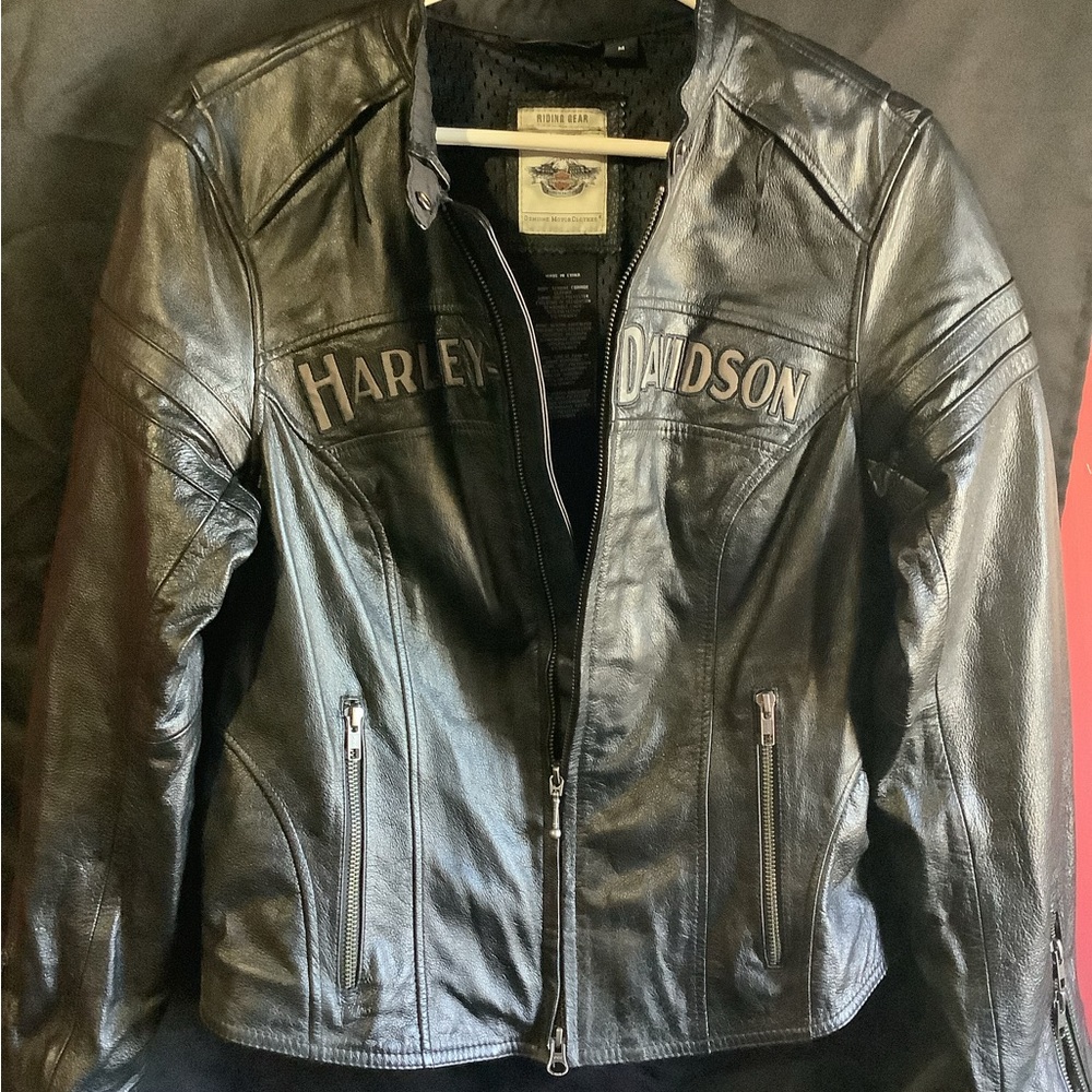 Women’s leather Harley Davidson jacket, excellent condition
